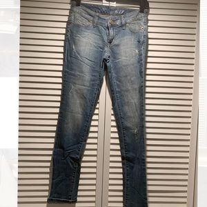 The Limited 678 Straight Leg Skinny Demin Jean